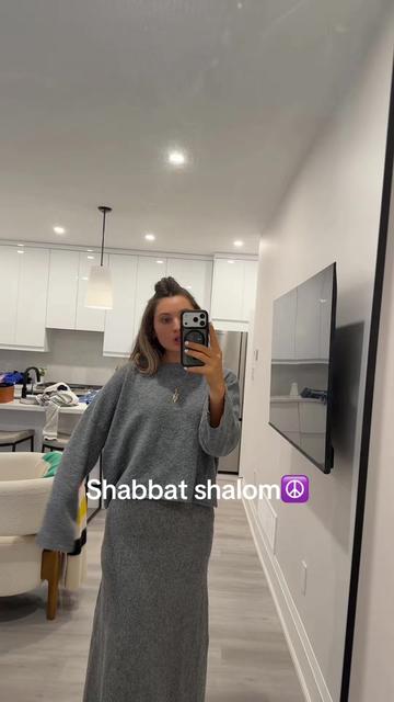 @sixgirlswithnojob