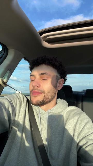 @Chrisbucketz