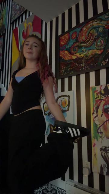 @𝐂𝐥𝐞́𝐦𝐞𝐧𝐭𝐢𝐧𝐞 🦄