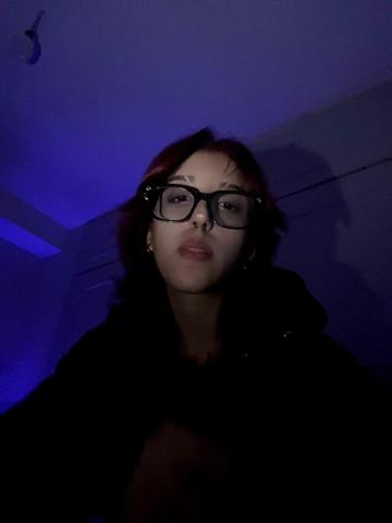 @𝘝𝘪-✄
