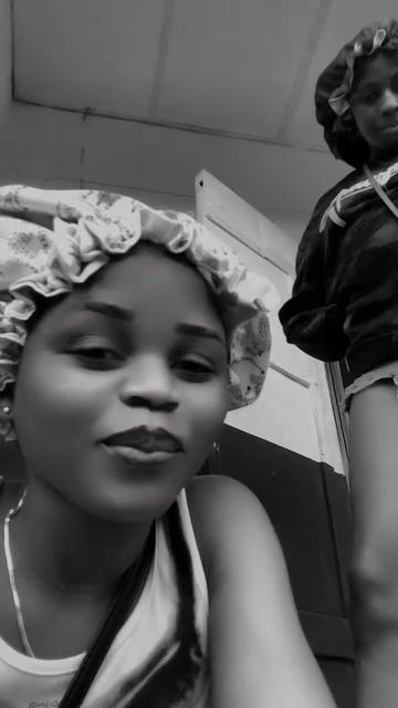 @QUEEN 💞 LOVER