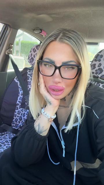 @ERIKA🖤