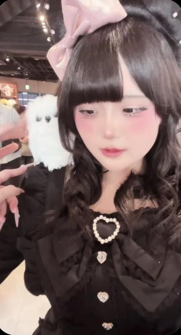 @もにもに