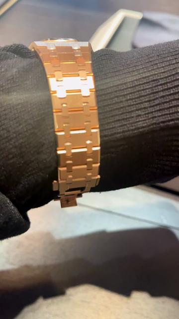 @Girls & Watches