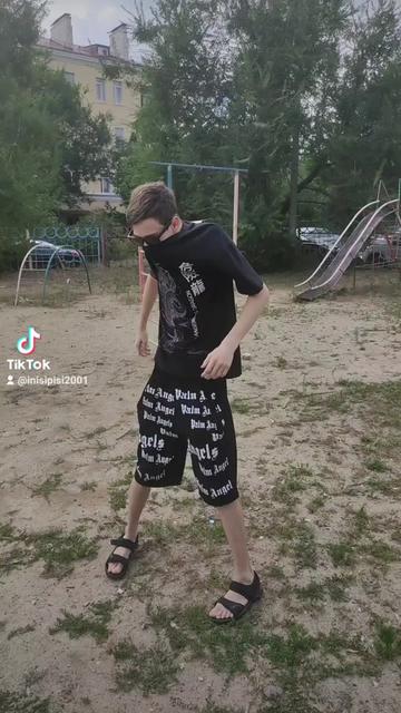 @ivenisaks__228_2001