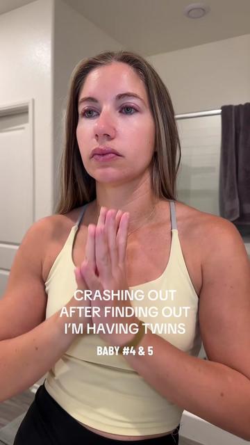 @Emily | Twin Mom + 3