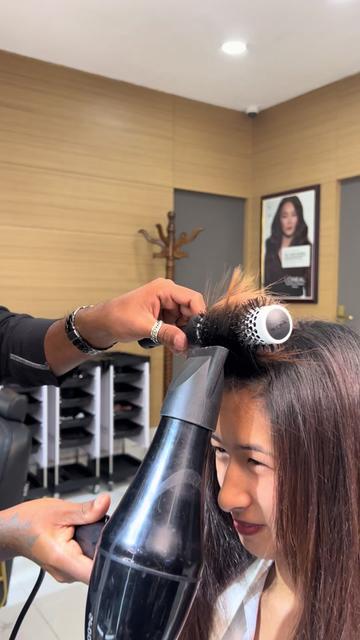 @Looks Salon Nepal