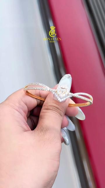 @Bốn Luyện Jewelry
