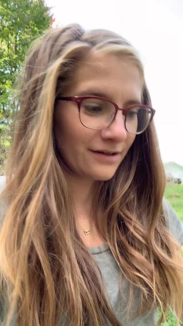 @chelseysayshello