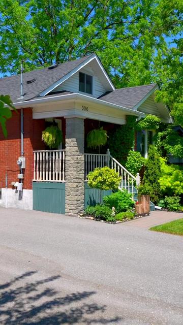 @JustSoldbyJenn | Real Estate
