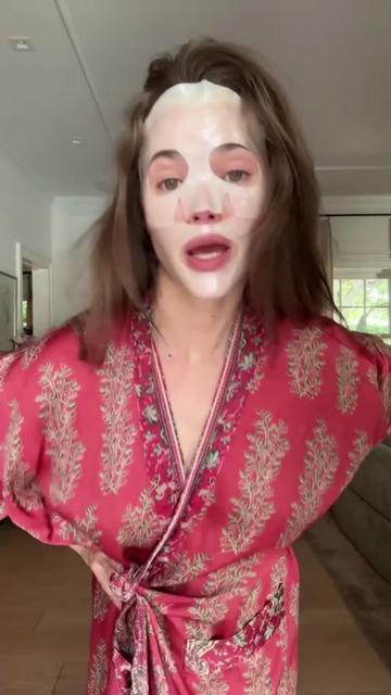 @valerialipovetsky