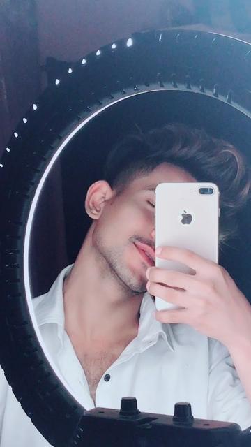 @Balaj shah 👑