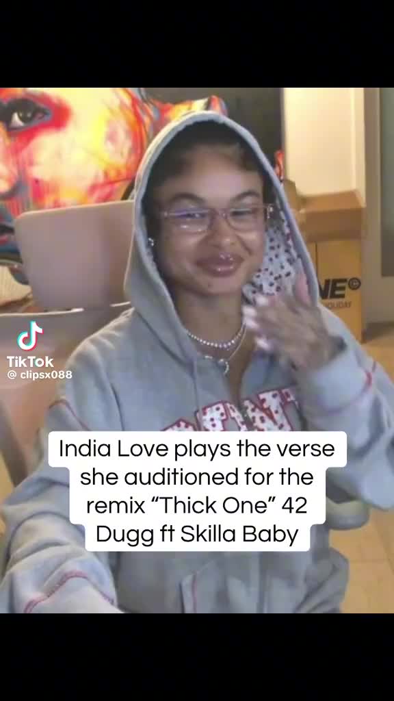 @Keepitcomingcelebs