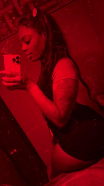 @Lickmy_chocolate28