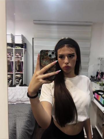 @𝐢𝐯𝐨𝐧𝐢𝐜𝐚