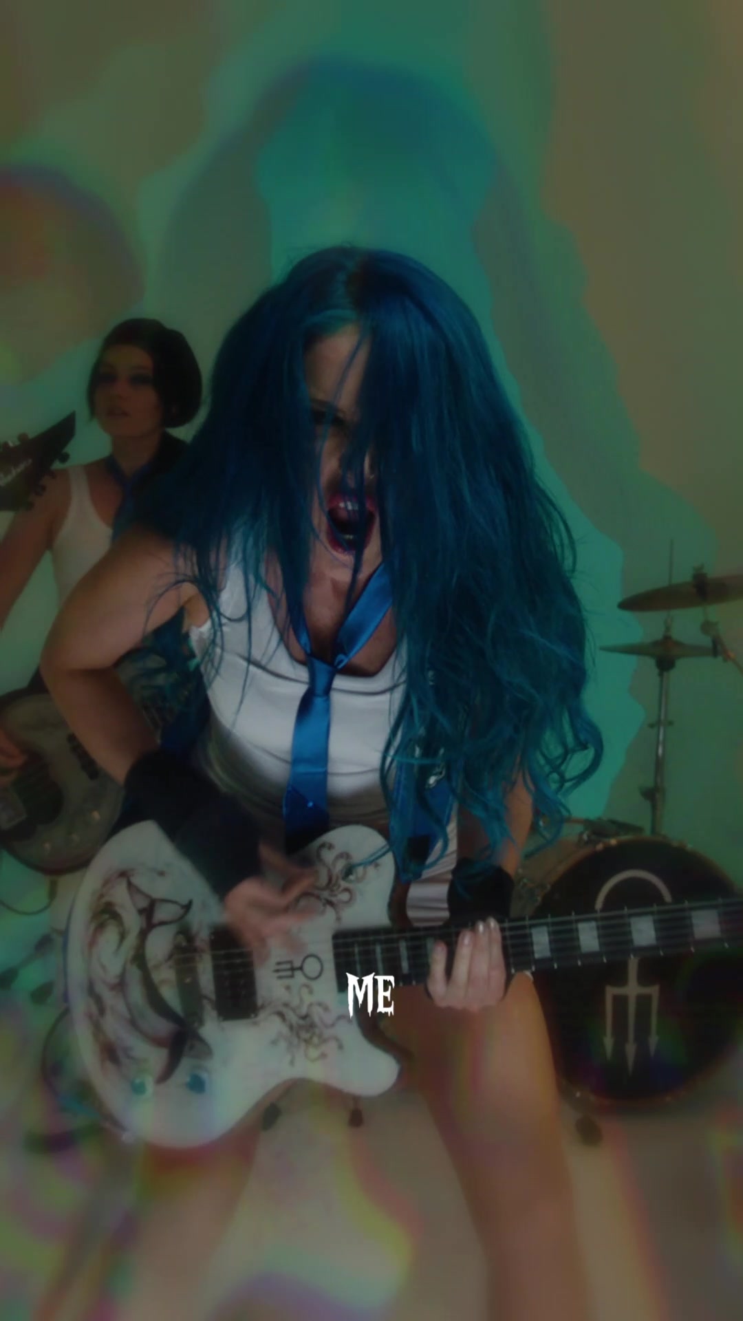 @Alissa White-Gluz