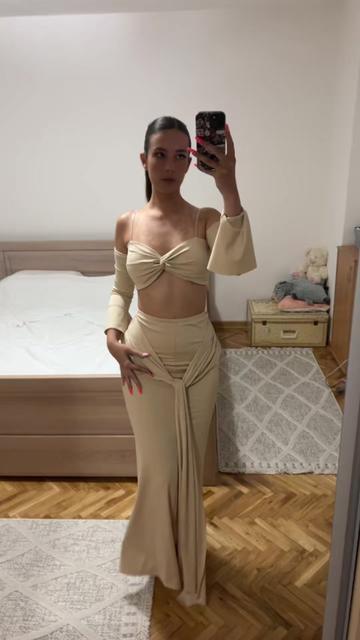 @teodoraa