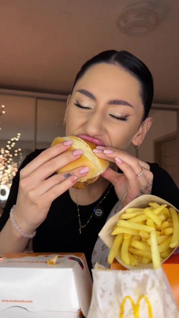 @Dashenka Ням 💋