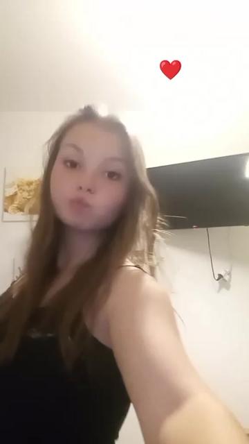 @Céline-line