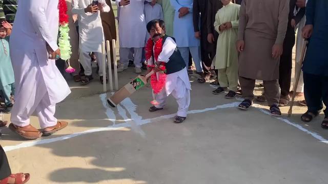 @ملک صاحب 🤣
