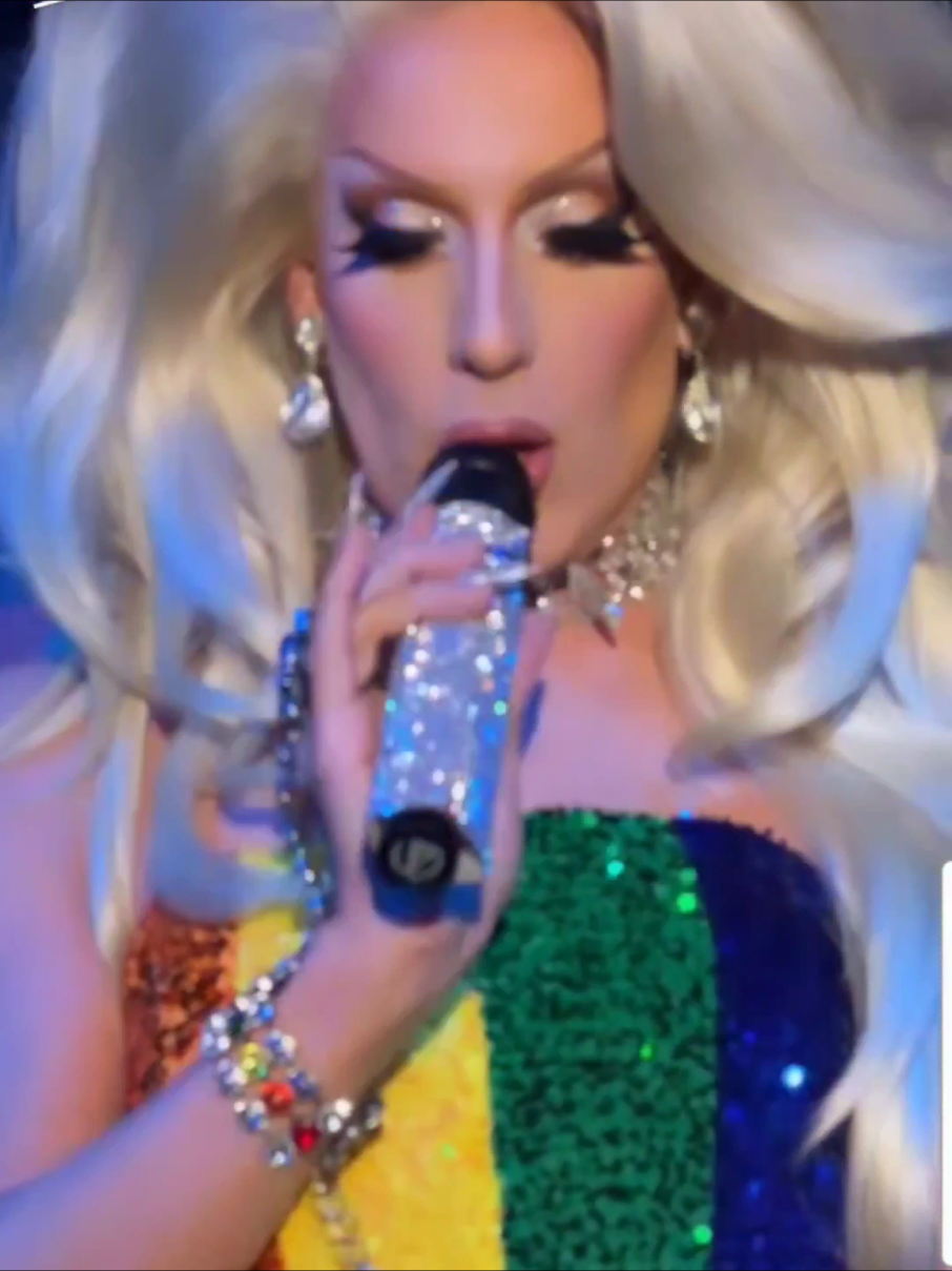 @the queeniest queen