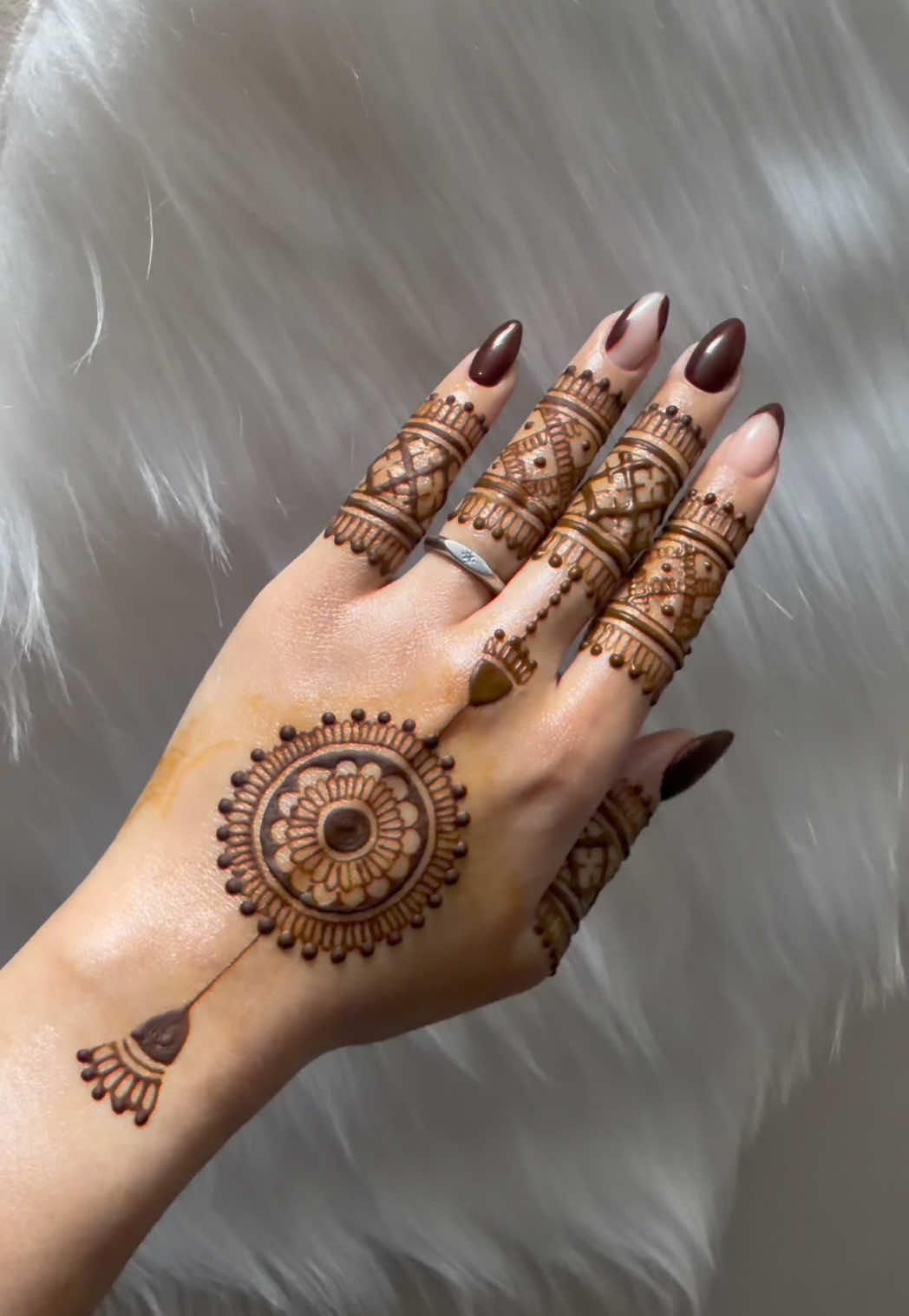 @charmsofmehandi