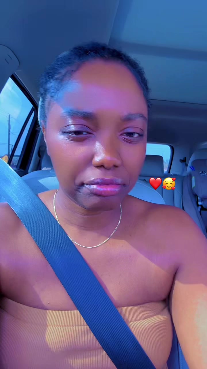 @EVERYTHINGISLUCY