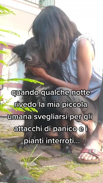 @La ragazza dal cane nero