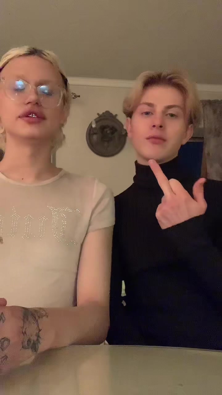 @Саша хыс