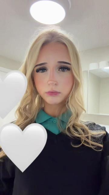 @𝓁𝒶𝓊𝓇𝒶🪽🧁