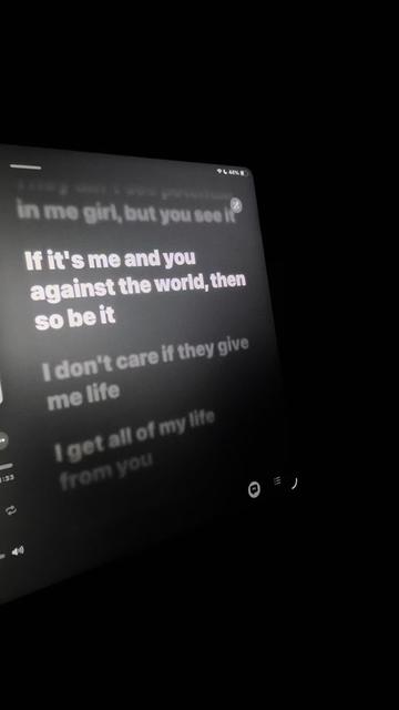 @🎧