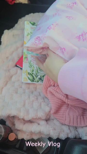 @Books & Girly Things 🎀🩷