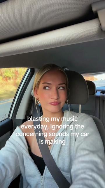 @caitlynnavery
