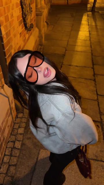@elisour