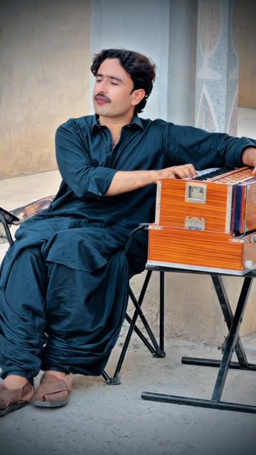 @Singer Tahir Farooq