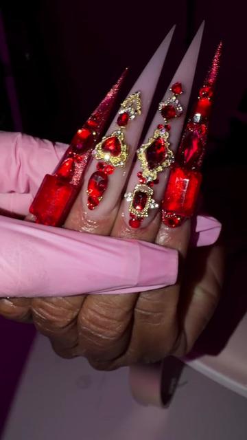 @Vanesnail Creations