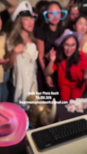 @iHeartMomoPhotoBooth