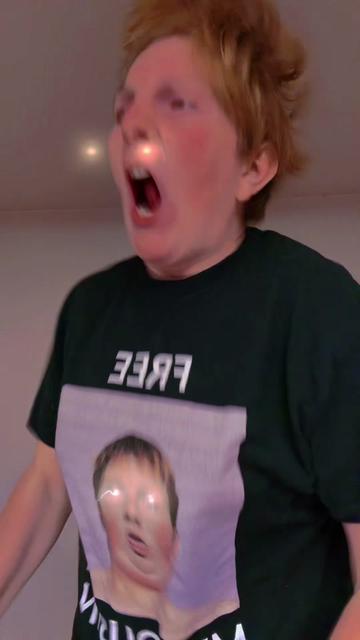 @FreakyAhCousin
