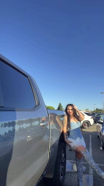 @WHOSTHATGIRLXO