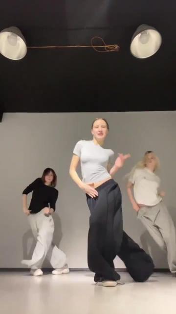 @krissweq