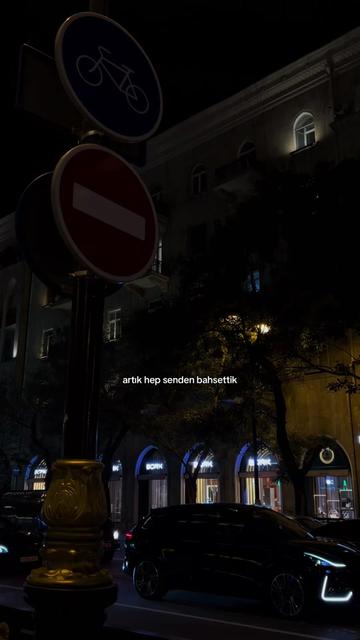 @𝓜.