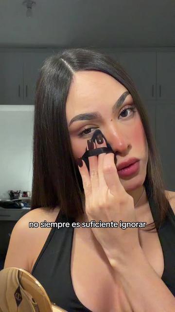 @nicolehertor