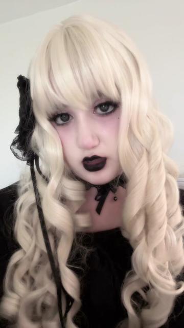 @𝐚𝐥𝐢𝐜𝐞🐇🖤