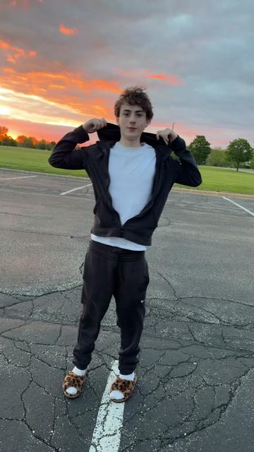 @jakeybenz0