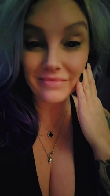 @TheMoistQueen &reg;️