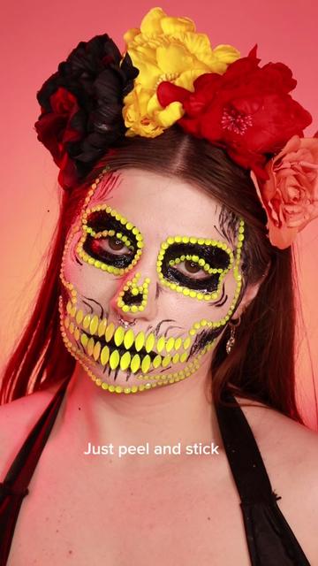 @Liana Tries Makeup