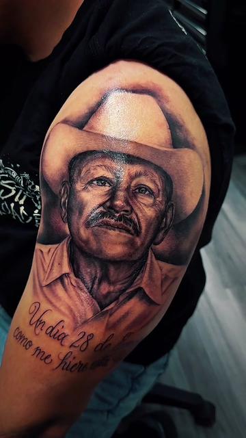 @Rickytatt | tattoo artist