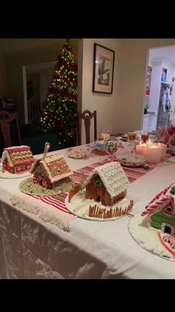 @_happyholidayss