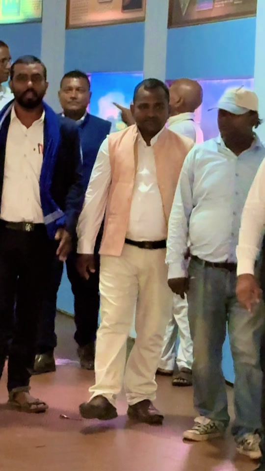 @Sujit Mahara975