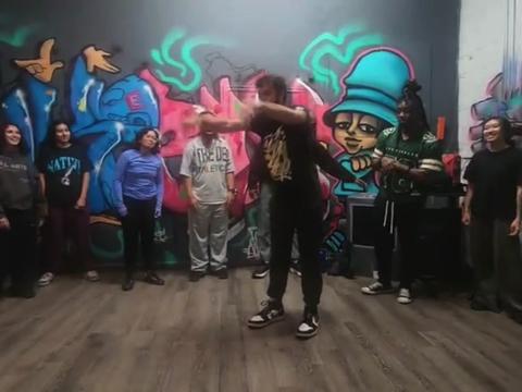 @Tommy 🕺| Freestyle Dancer